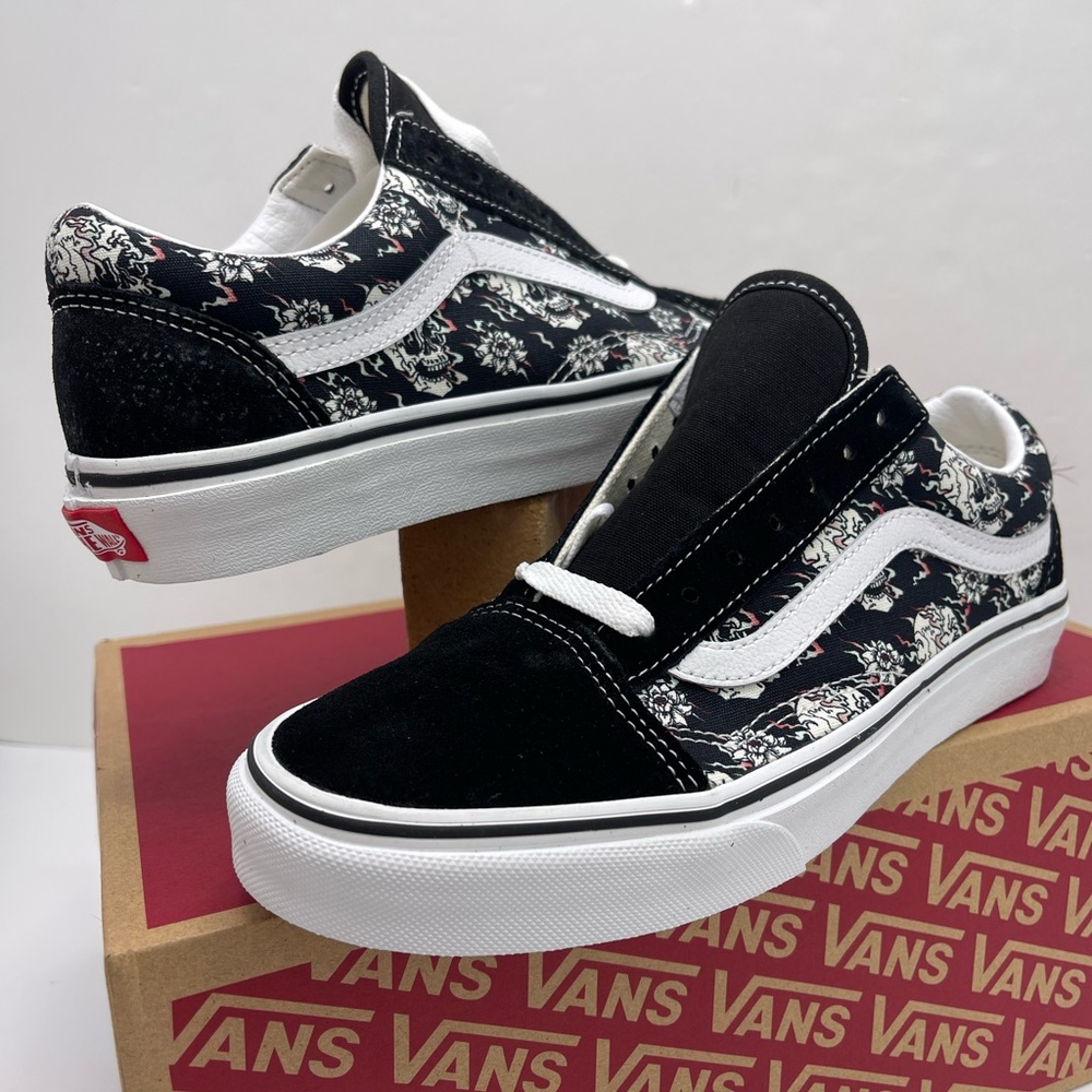 Vans Men’s Old Skool
(Flash Skulls)Multi/True White Sneakers 
VN0A38G118C - Picture 16 of 16